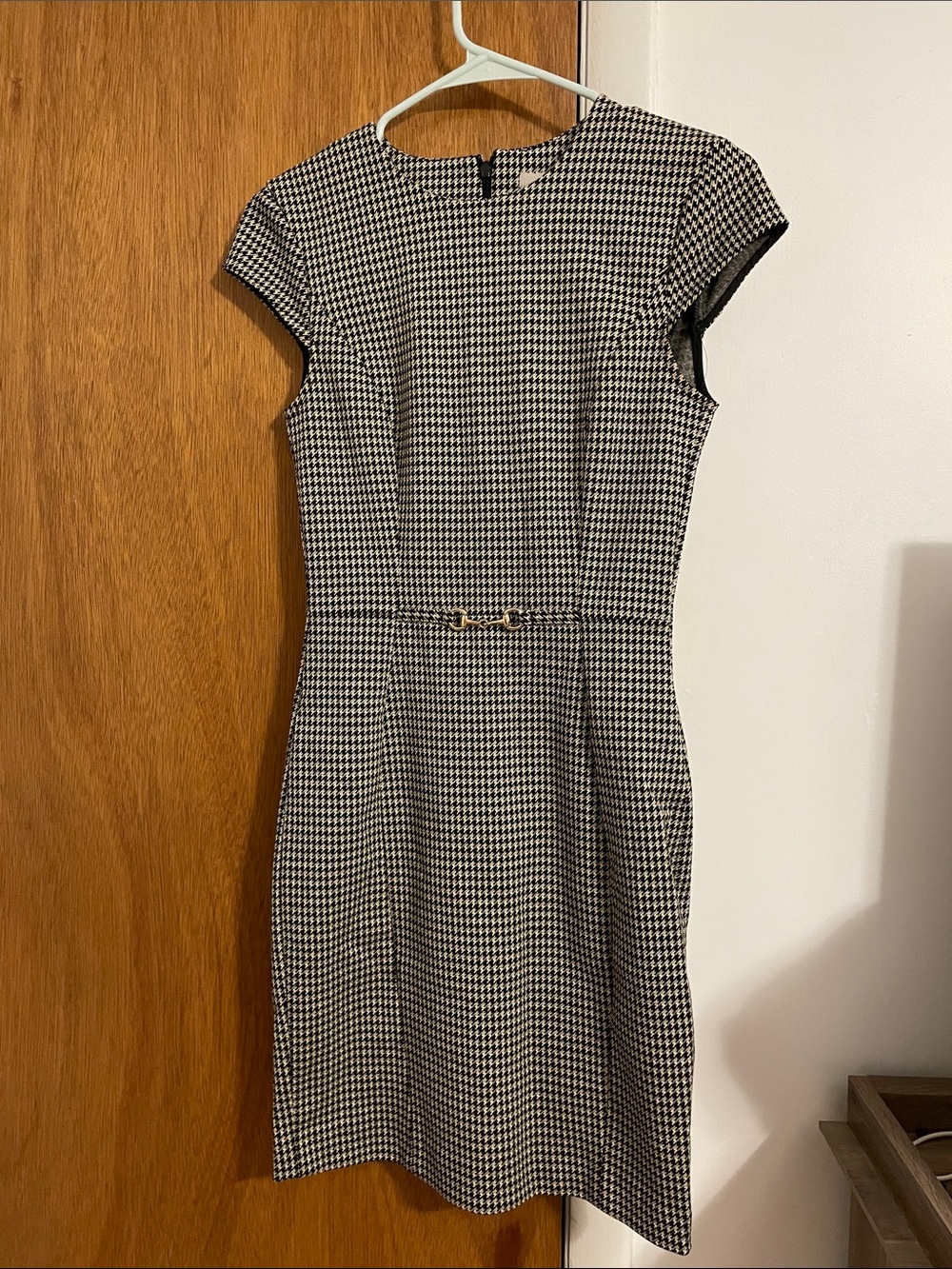 H&M Black & White Houndstooth Cap-Sleeve Sheath Dress